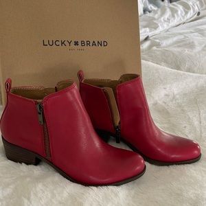 nwot Lucky Brand Red leather ankle boots sz 7